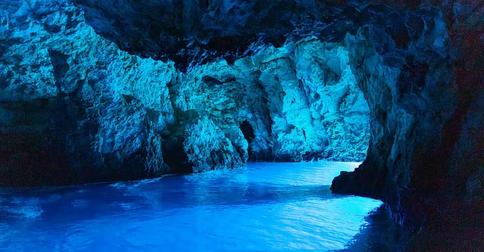 Group Tour of Blue Cave & Adriatic Islands Near Split