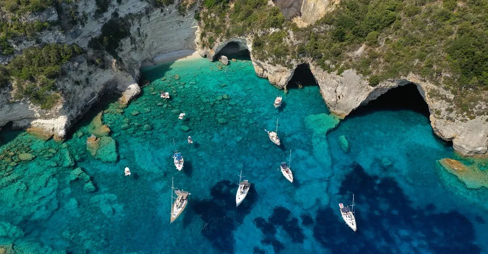 FULL DAY BLUE CAVE & GREEN CAVE GROUP TOUR