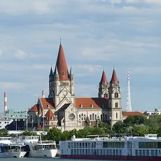 Vienna Suburbs Private Tour