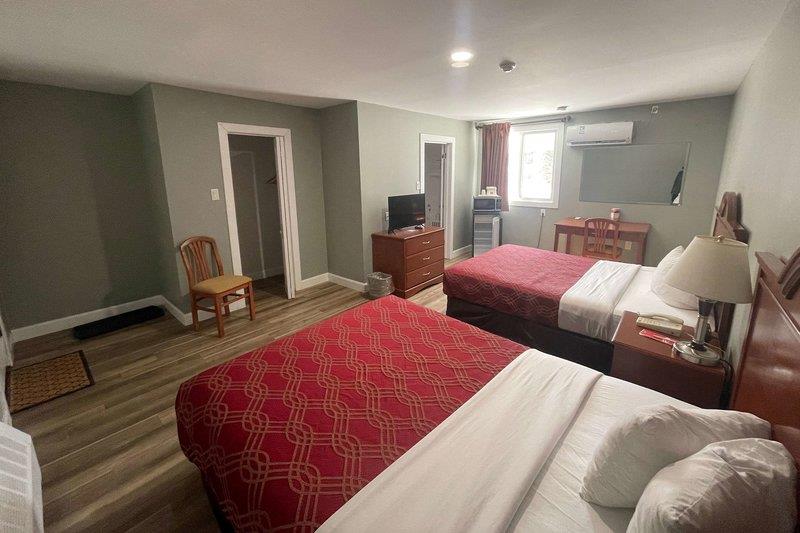 Super 8 By Wyndham Pembroke