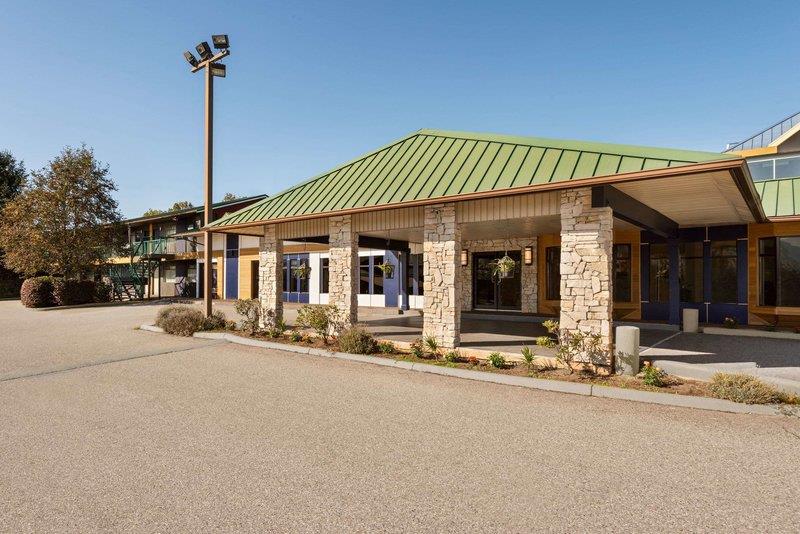 Travelodge By Wyndham Abbotsford Bakerview