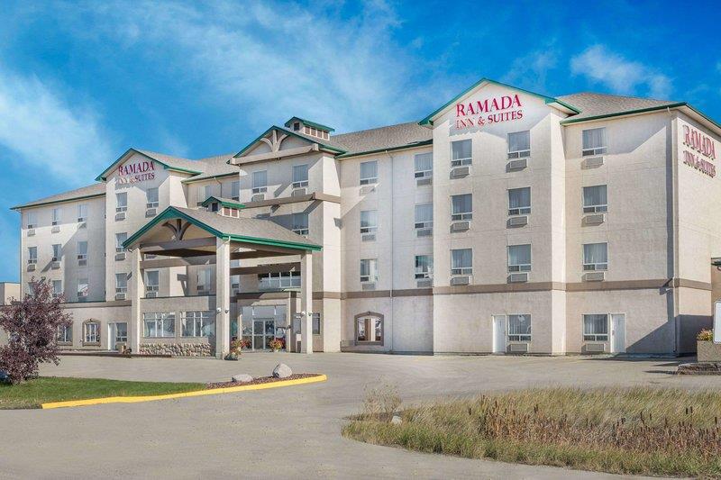 Ramada By Wyndham Clairmont/Grande Prairie