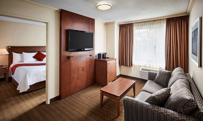 Best Western Plus Guildwood Inn