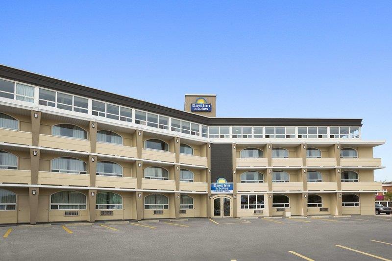 Days Inn & Suites By Wyndham North Bay