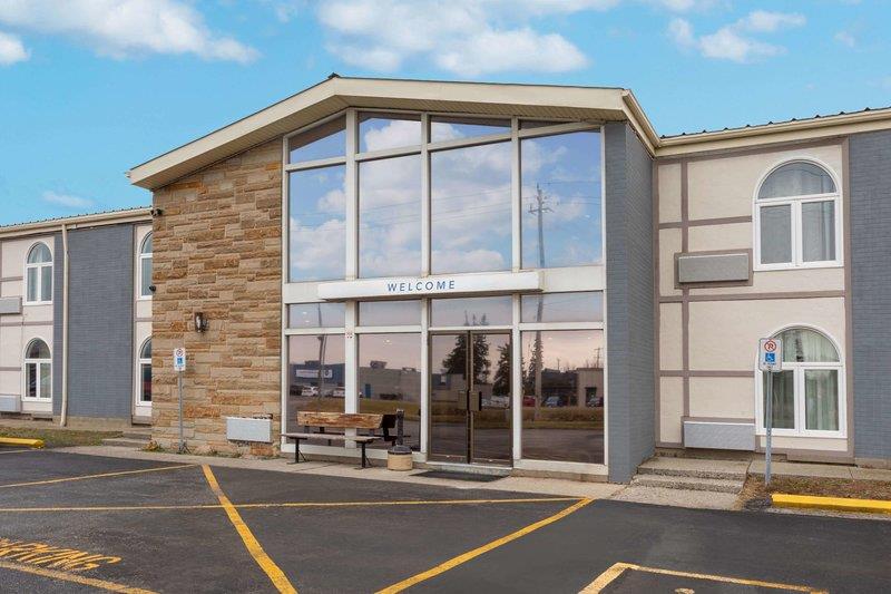 Travelodge By Wyndham Sarnia