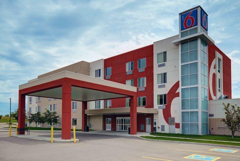 Motel 6 Airdrie Ab