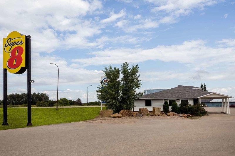 Super 8 By Wyndham Smoky Lake