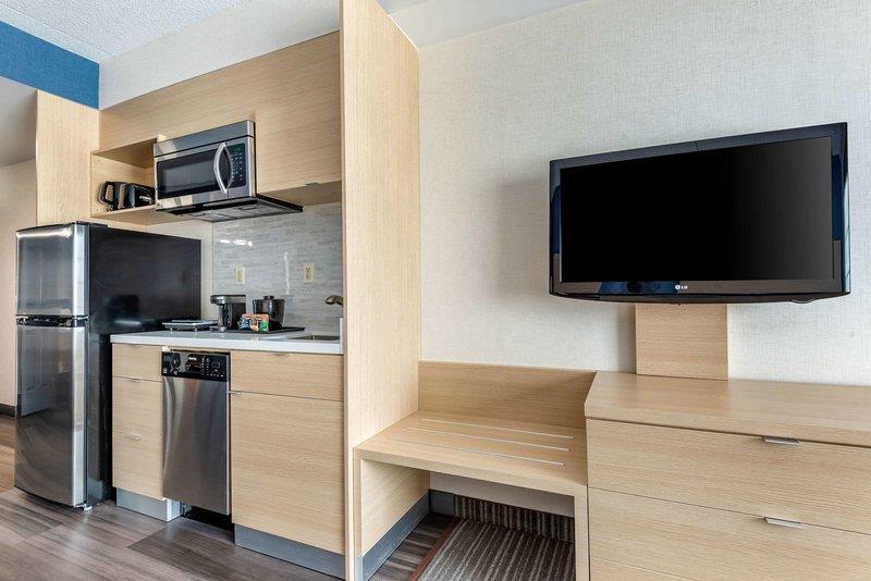 Quality Inn & Suites Oakville