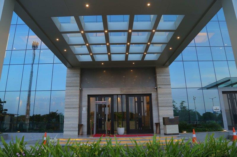 Efcee Sarovar Portico Bhavnagar