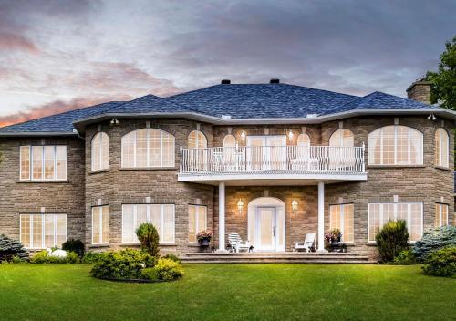 Greystone On Golden Lake