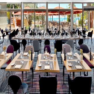 Le Meridien Beach Plaza