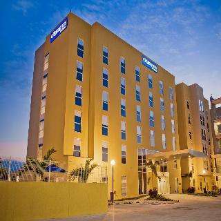 City Express Paraiso