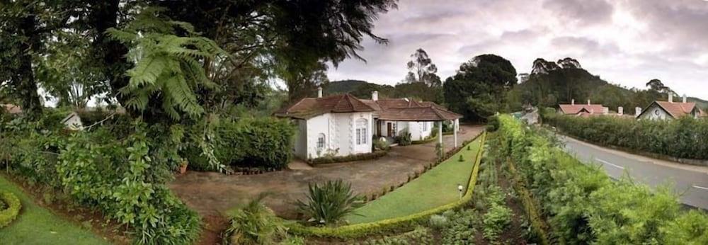 Neemrana's Wallwood Garden