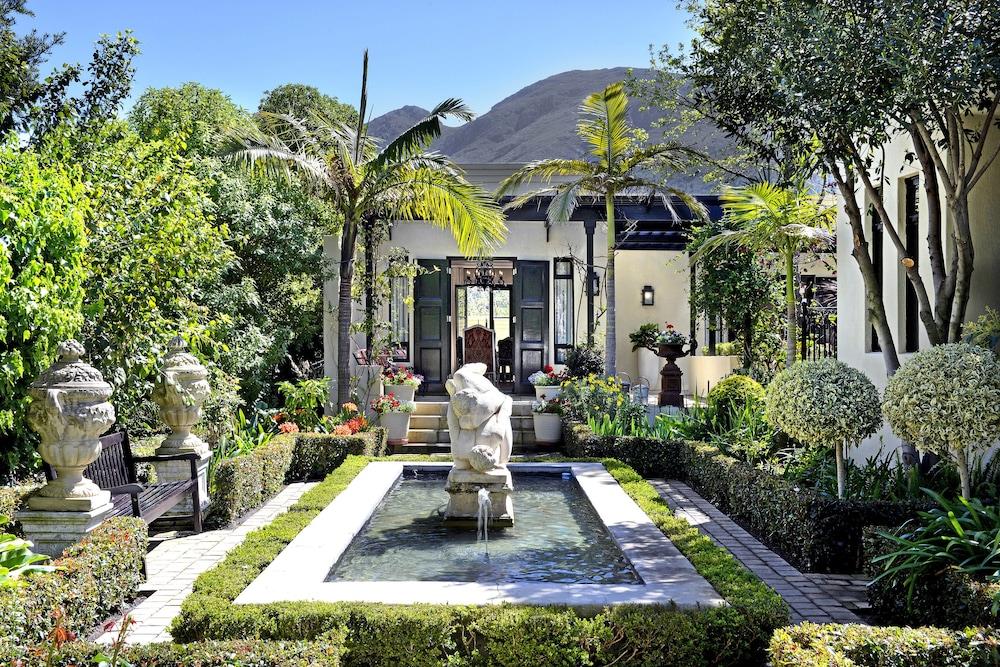 21 Roux Street Guesthouse