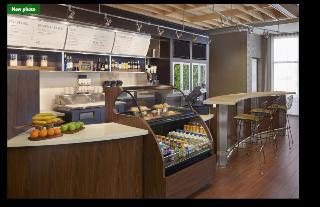 Courtyard by Marriott Kingston Highway 401/Division Street