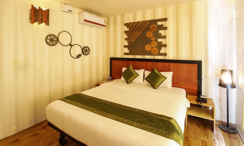 Beach Box Hotel Baga