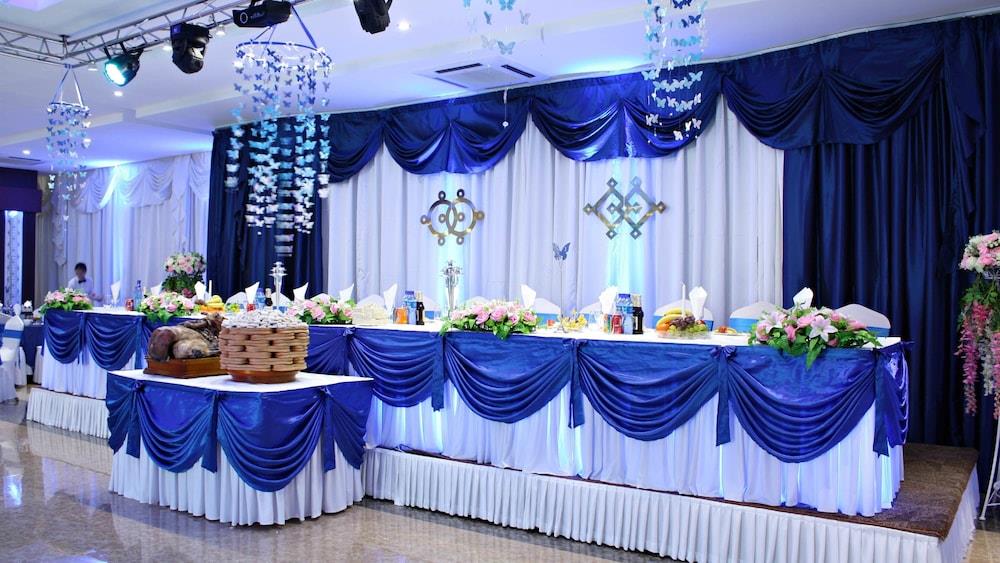 The Grand Hill Hotel