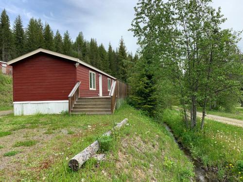 Helmcken Falls Lodge