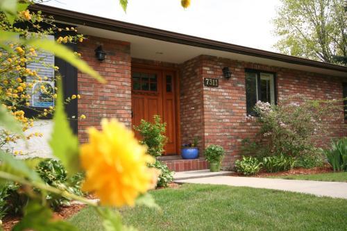 Blue Iris Bed & Breakfast