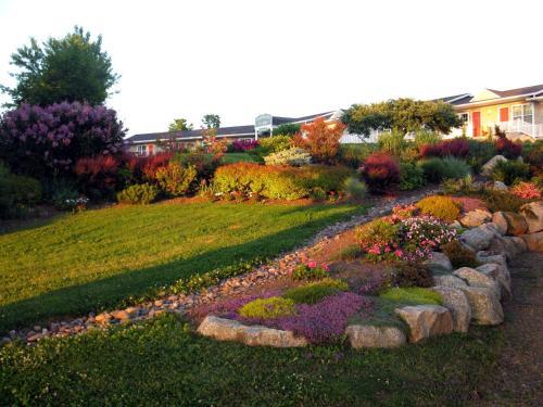 Evangeline Inn & Motel