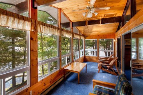 Sunny Point Resort Cottages And Inn