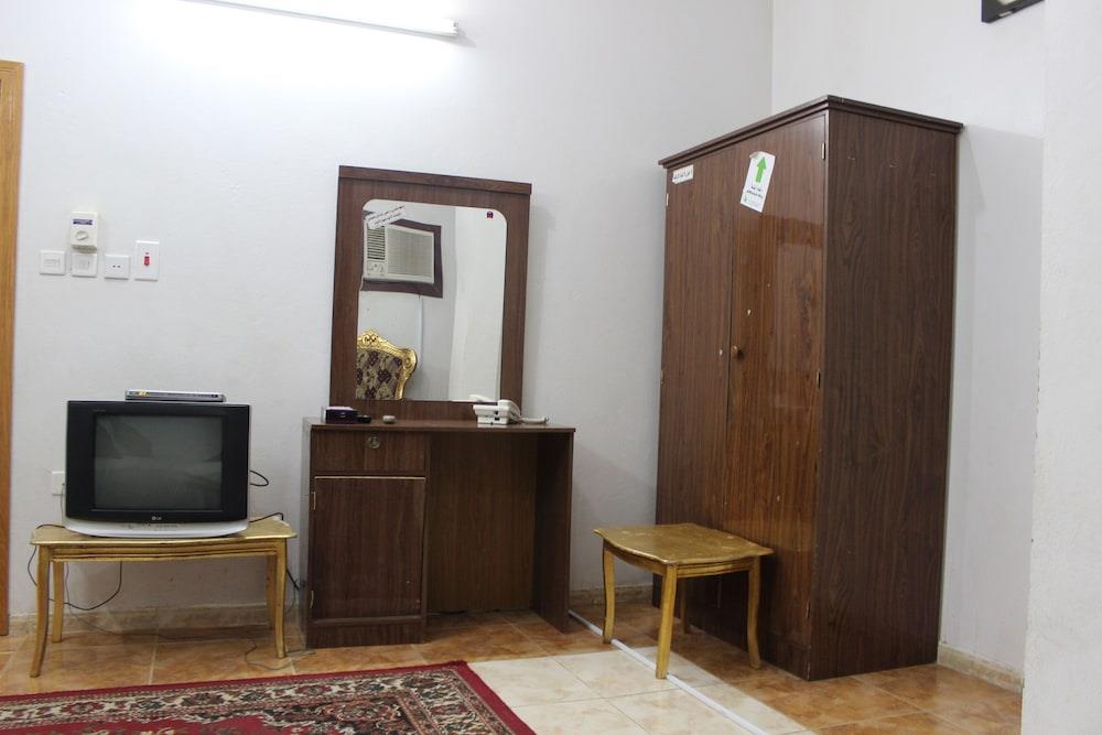 Al Eairy Furnished Apartments - Al Bahah 1