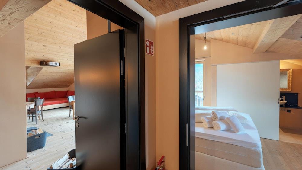 Alpen Select Lodge for 16-24 People