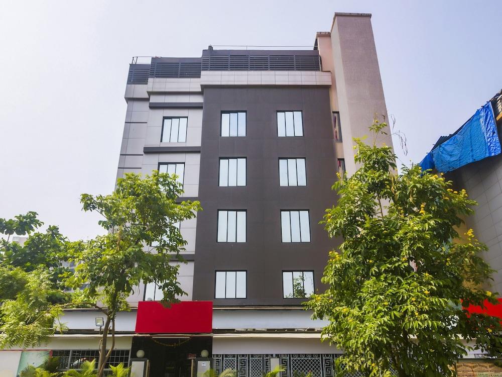 Oyo 22086 Hotel Park View