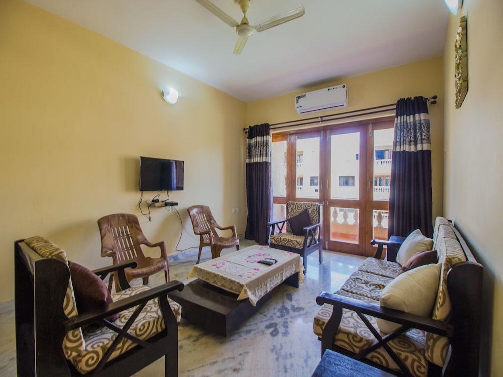 Oyo 14020 Home Nature View 2Bhk Carmona Beach