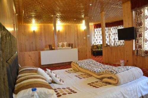 Hotel Hilltop Gulmarg