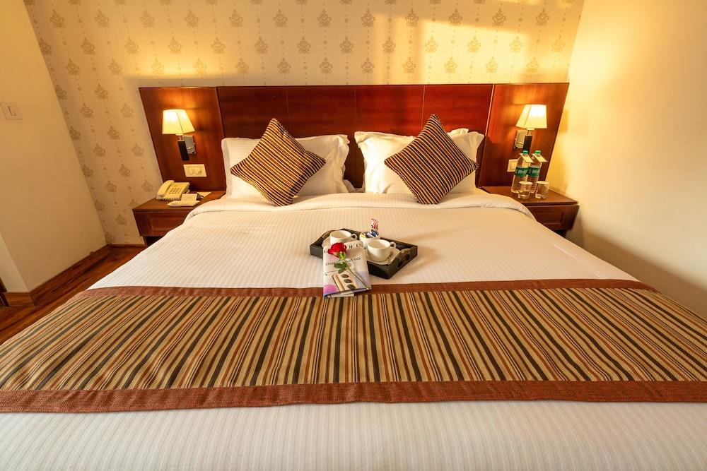 Rosewood Apartment Hotel