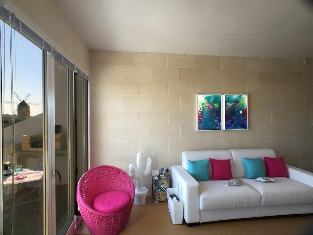 Gozowindmill Apartments