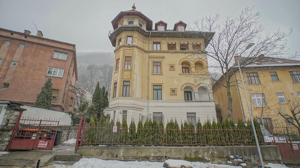 Cn2i Luxury Accommodation Pictor Pop