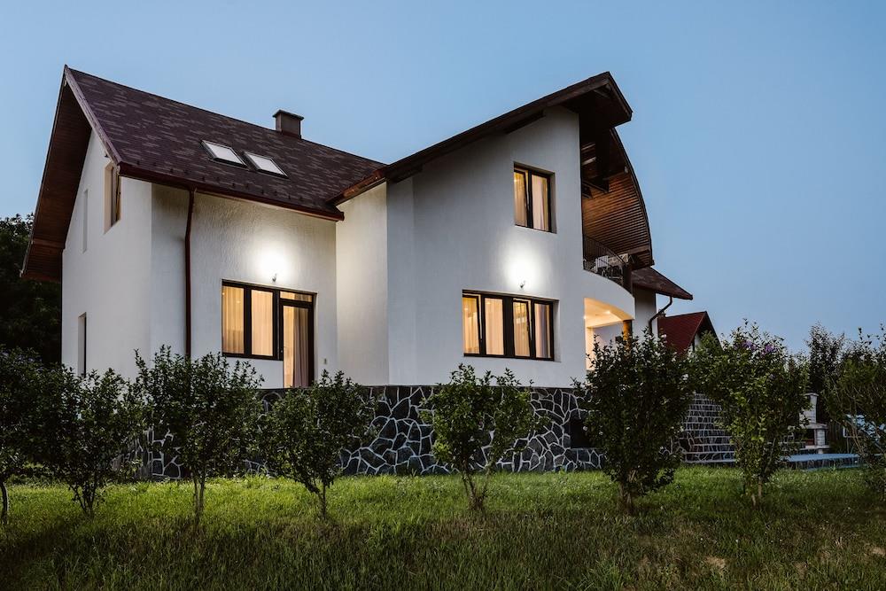 Thuild Your World Of Leisure