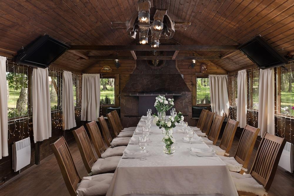 Hotel Fish Point Family Resort (Zolotoy Sazan)