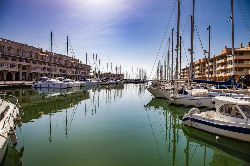 Apartamentos Puerto Almerimar