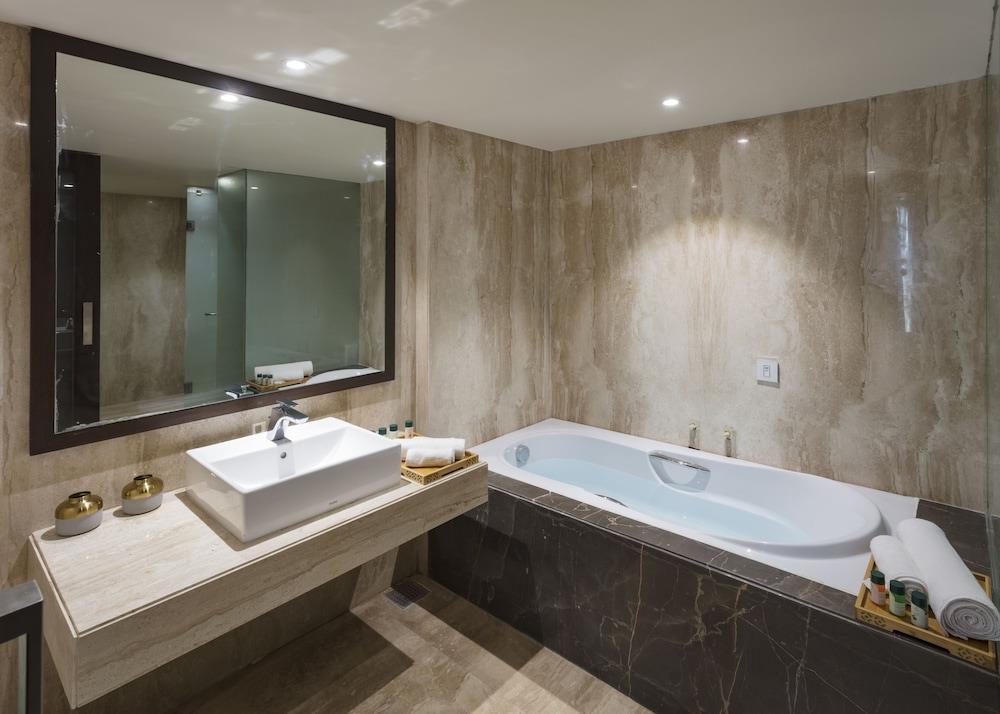 Binori Hotel Ahmedabad