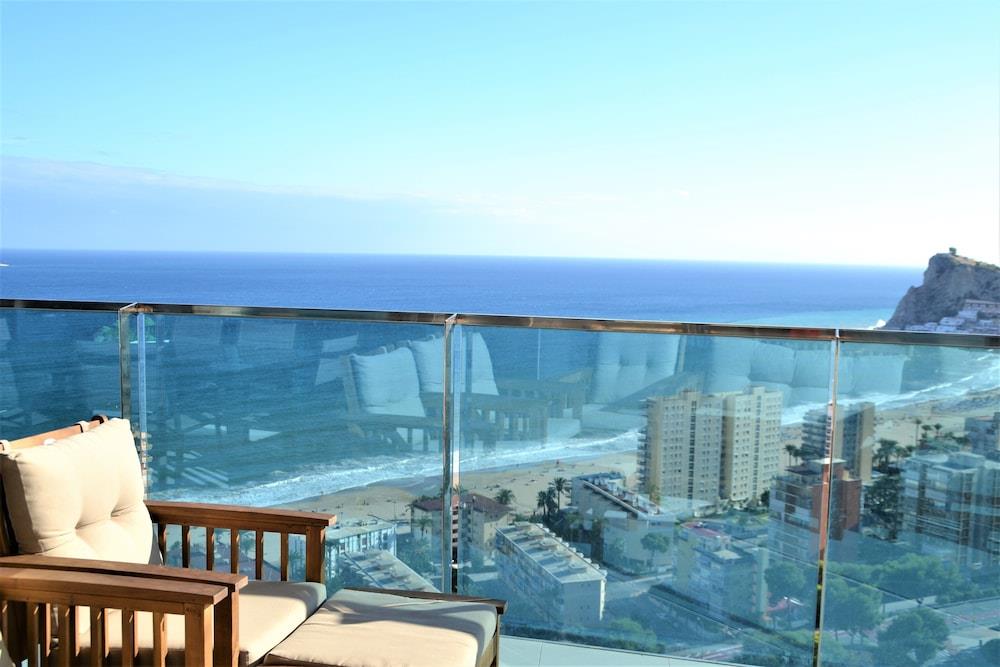 Edificio Sunset Drive By Beni4u