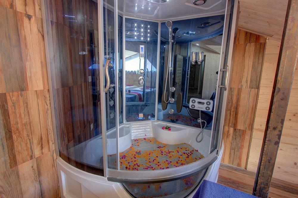 Hill County Resort & Spa