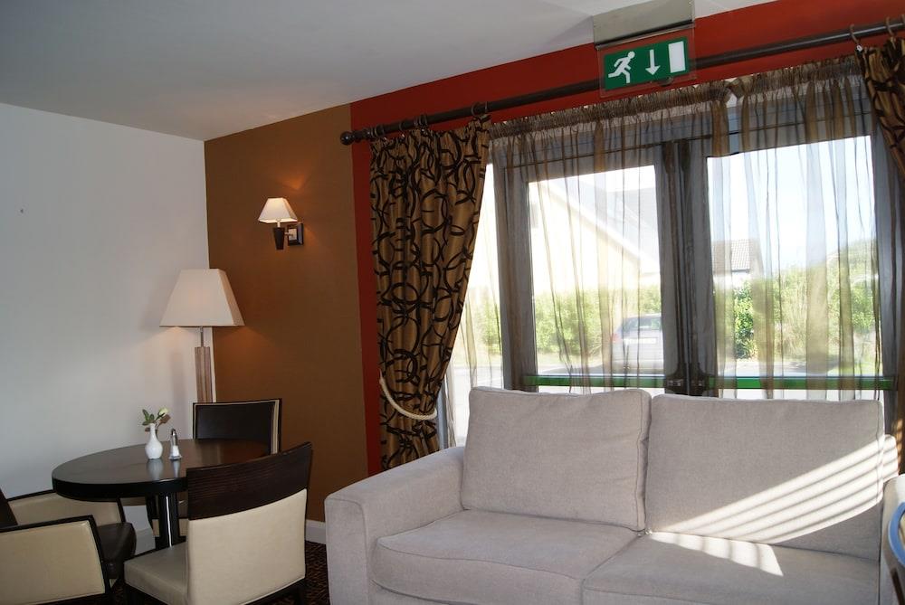 Cliffs Of Moher Hotel