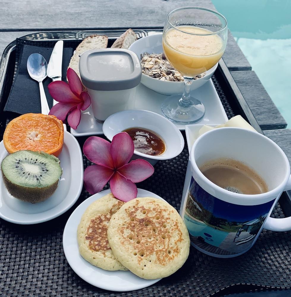 Poé Côté Lagon Beach Bungalows