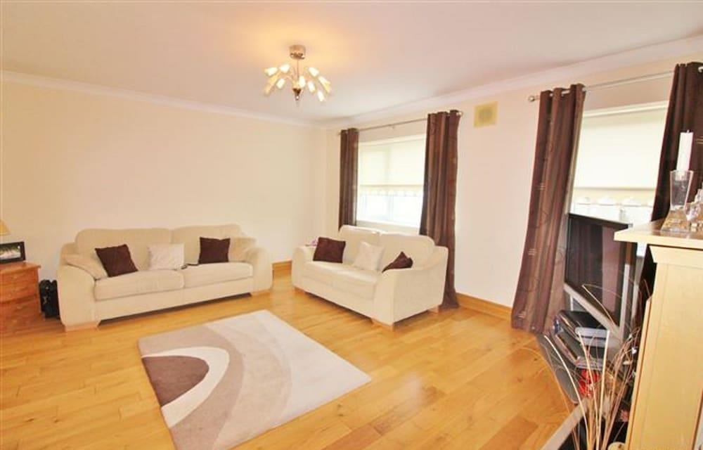 Saleem Holiday House