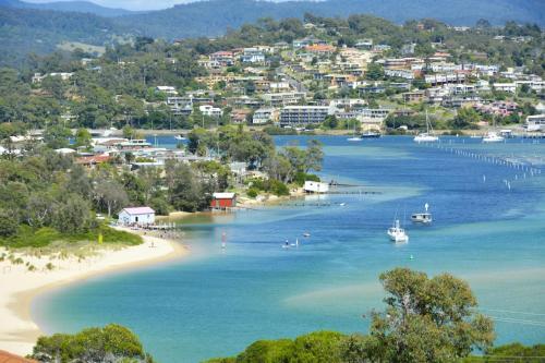 Seascape On Hill Street