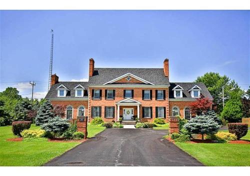 Niagara River Grand Mansion