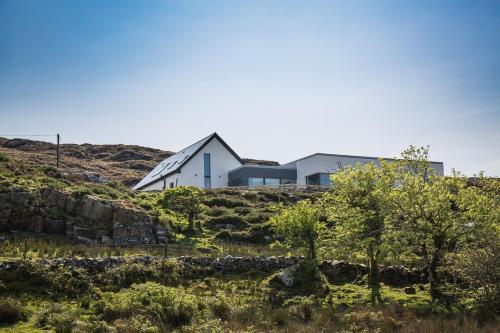 Baybridge House Sky Road