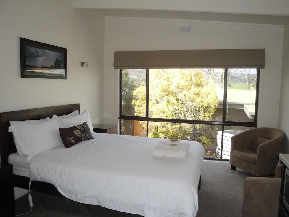 Off Mountain Accommodation