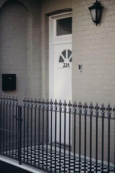 Brunswick Mews On Darby