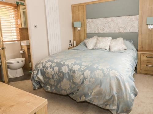 27 Lake View Norwich