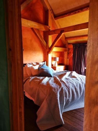 The House With No Nails