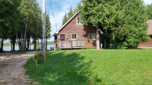 Cedars Of Lake Eugenia Cottage Resort